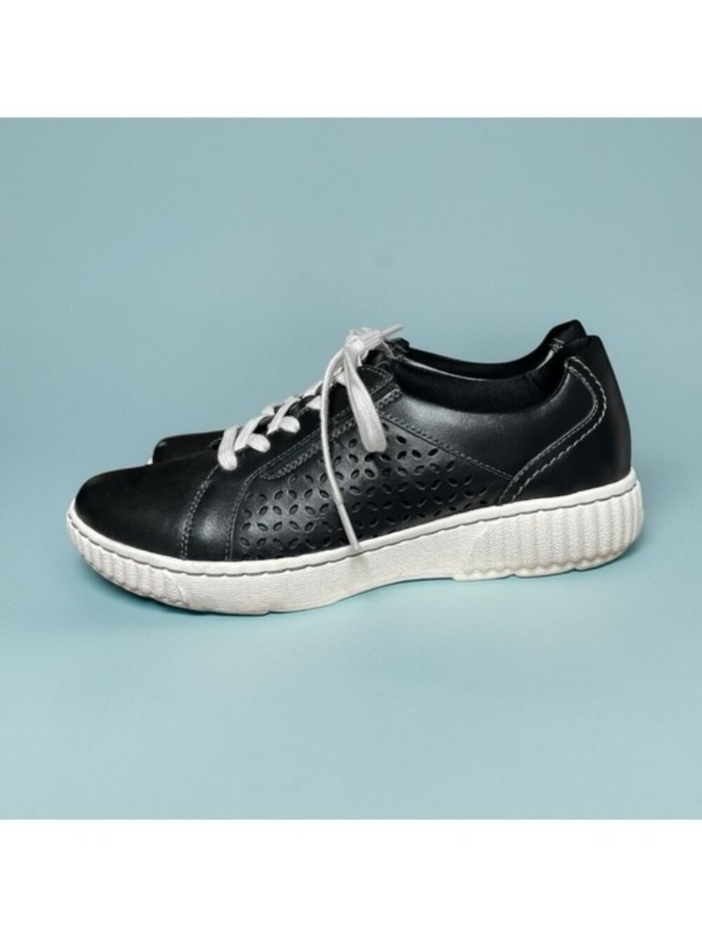 🌻NEW w/tag Clarks Caroline Ella Lace Up Comfort Walking Sneakers Size 6.5W WIDE